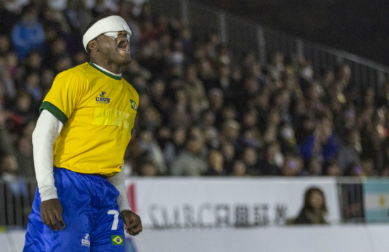 Jefinho fez o GOL da vitória brasileira sobre a Argentina na decisão do Mundial de FUTEBOL de 5. 
