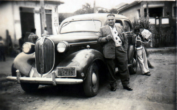Sr. Ramiro, com seu possante Chevrolet