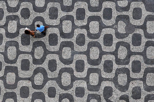 Calçamento no Largo da Carioca, no centro do Rio (Foto: Fabio Motta/Estadão)